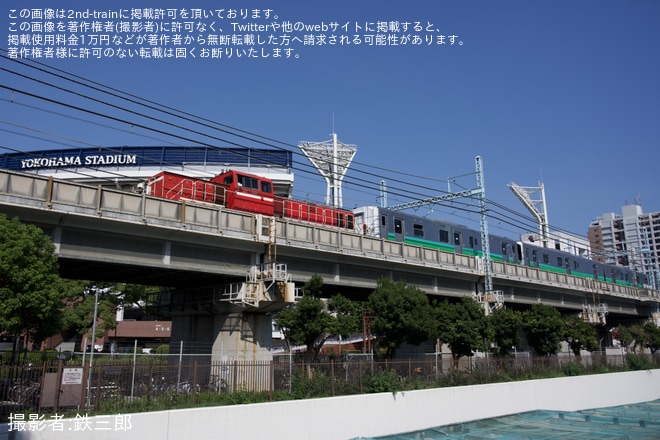 関内付近で撮影された【JR東】HB-E220系3両J-TREC横浜事業所出場甲種輸送