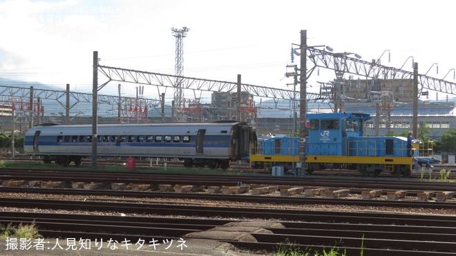 博多総合車両所付近で撮影された【JR西】500系V3編成の3号車(527-7005)が解体線へ