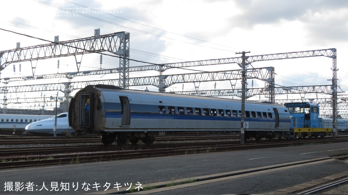 【JR西】500系V3編成の3号車(527-7005)が解体線への拡大写真