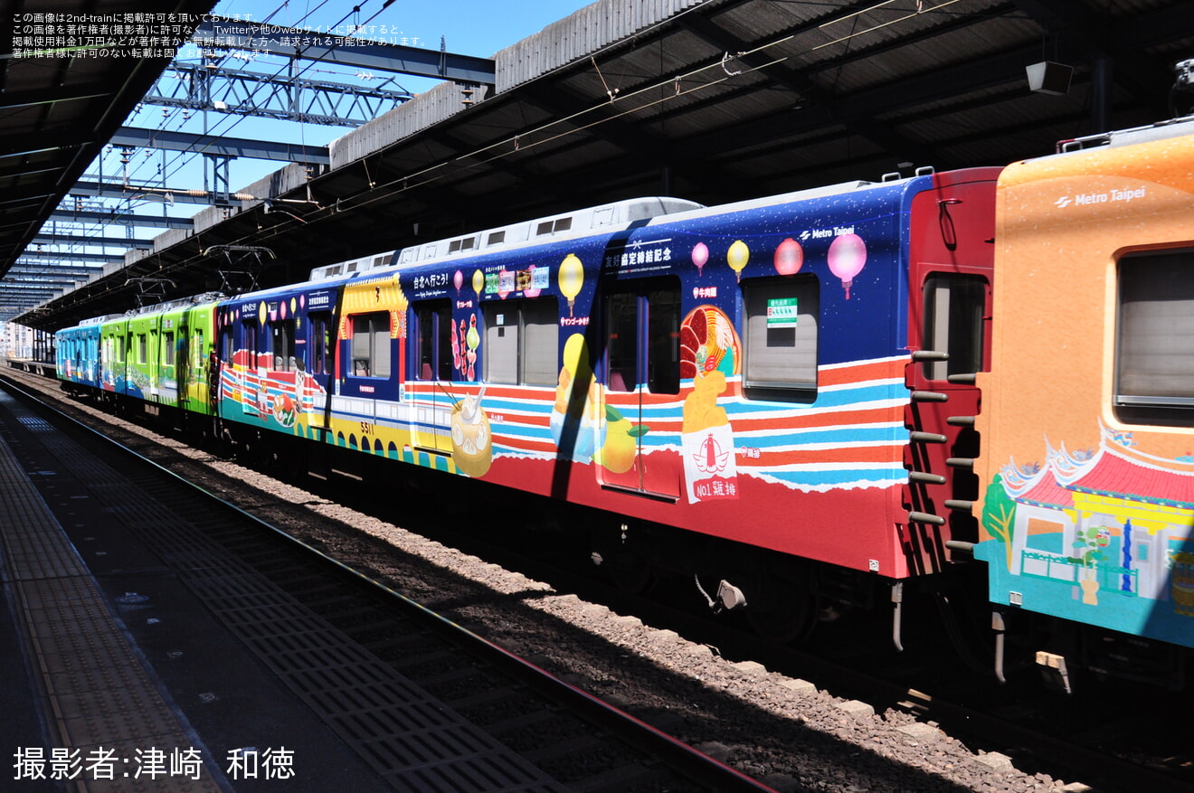 【近鉄】ラッピングトレイン「台北へ行こう!列車」運行開始の拡大写真
