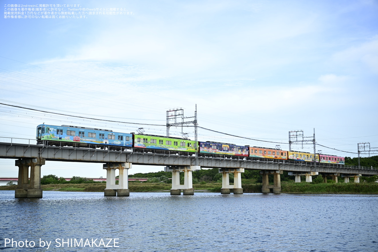 【近鉄】ラッピングトレイン「台北へ行こう!列車」運行開始の拡大写真
