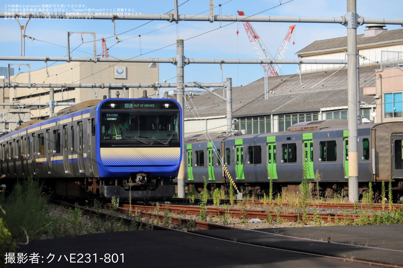 【JR東】E235系クラJ-11編成 東京総合車両センターへ回送の拡大写真