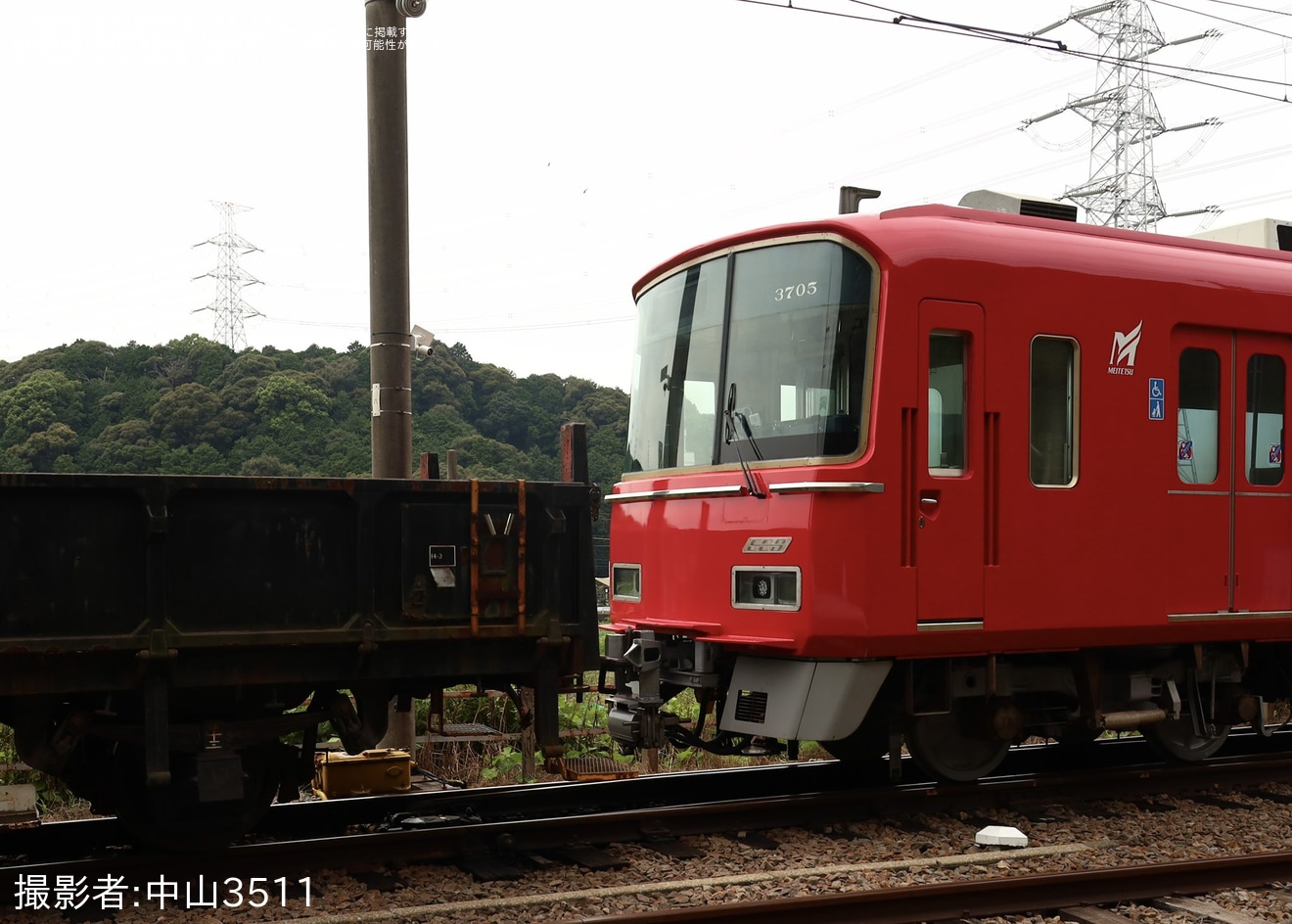 【名鉄】デキ303+トラ73F+3705Fによる構内入換の拡大写真