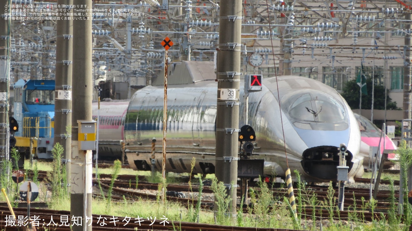 【JR西】500系V3編成の4号車(528-7003)が解体線への拡大写真