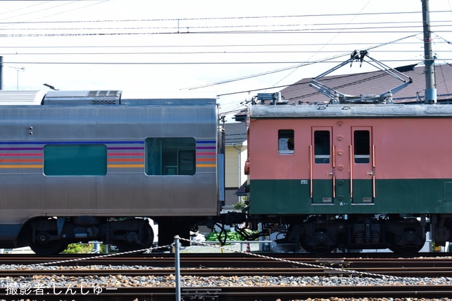 長野総合車両センター付近で撮影された【JR東】E26系「カシオペア」客車4両がクモヤ143牽引で構内入換