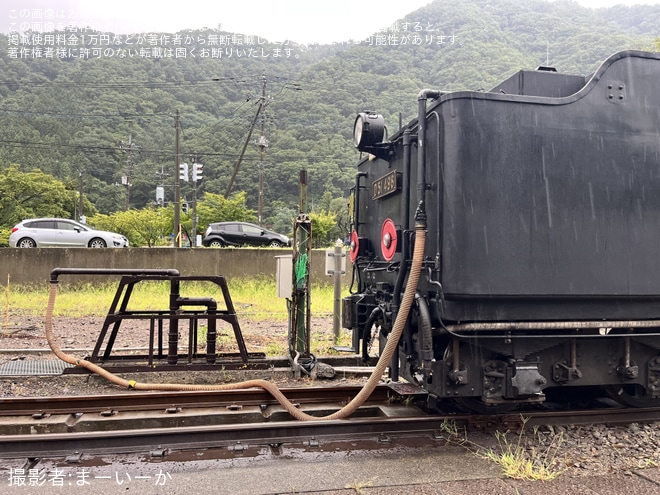水上駅付近で撮影された【JR東】脱線したD51-498が水上へ