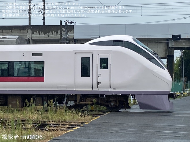 郡山総合車両センター付近で撮影された【JR東】E657系K17編成がグリーンレイク色から通常塗装に戻される