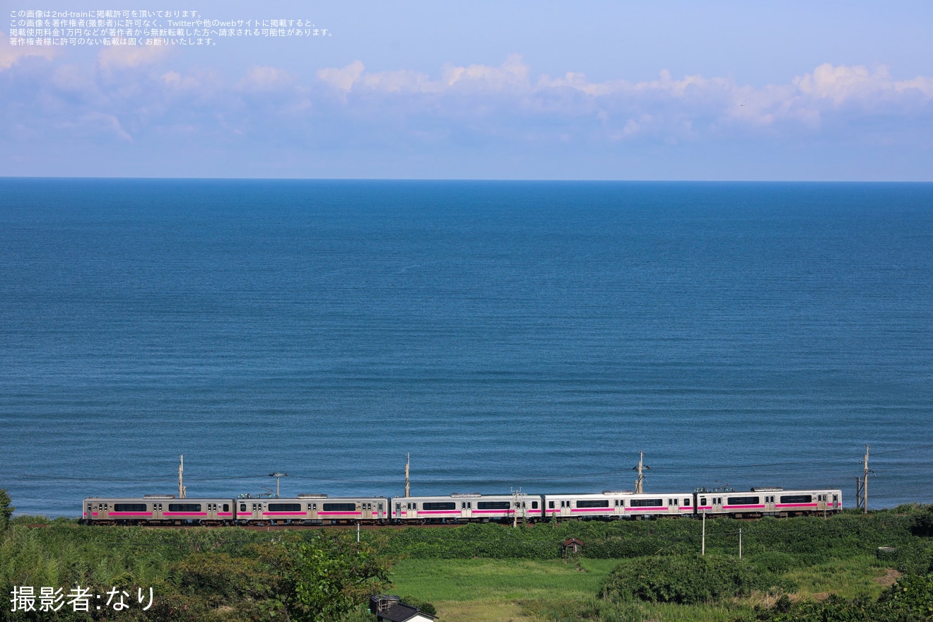 【JR東】奥の細道鳥海ツーデーマーチ開催による701系5連による団体臨時列車の拡大写真