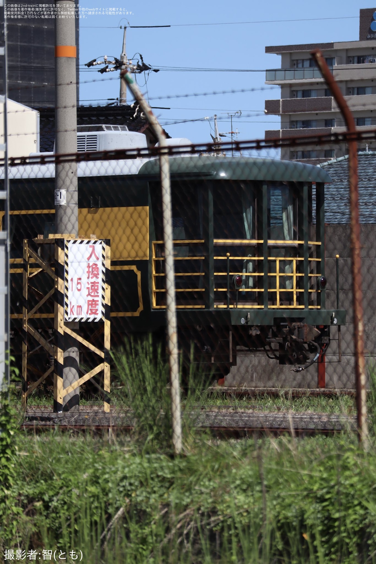 【JR西】スロフ14-704「サロンカーなにわ」が後藤総合車両所本所の解体線への拡大写真