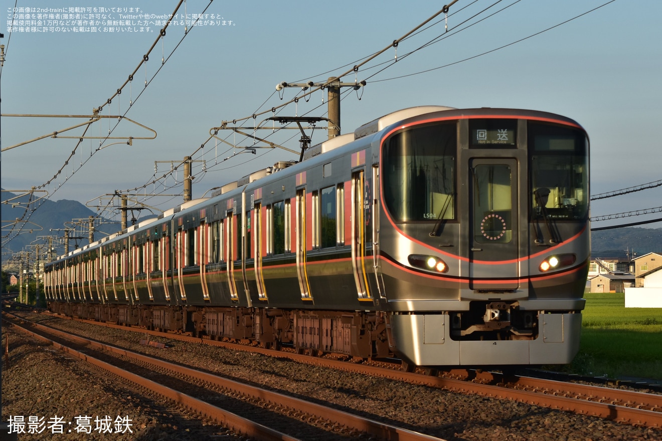 【JR西】323系LS04編成が車輪転削奈良支所へ回送の拡大写真