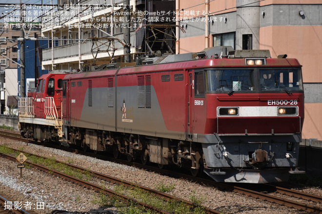 【JR貨】8764レ、EH500-28が代走で充当、次位無動力でDD200-901を連結を西国分寺駅で撮影した写真