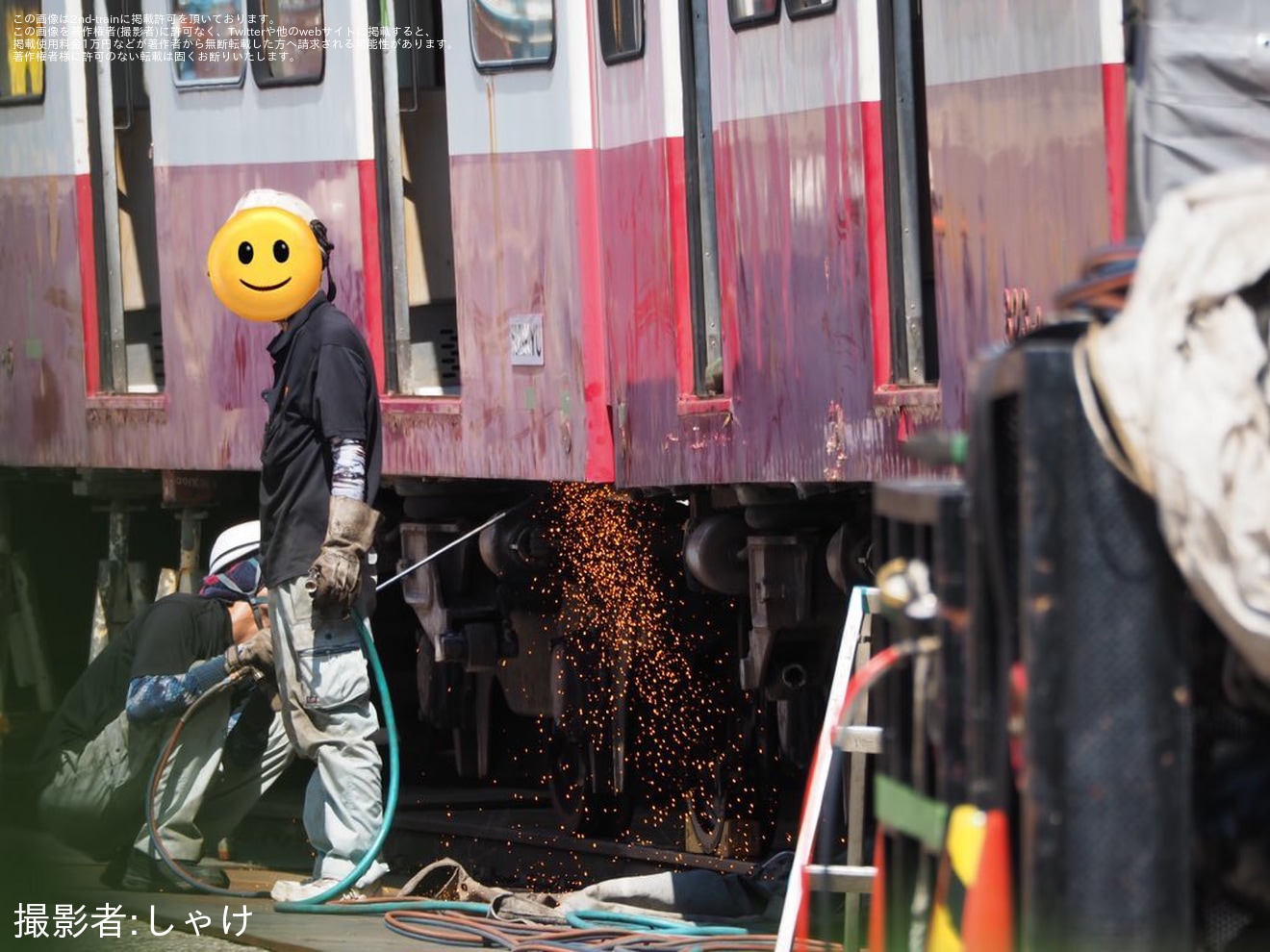 【京急】800形823編成の車体が切断の拡大写真