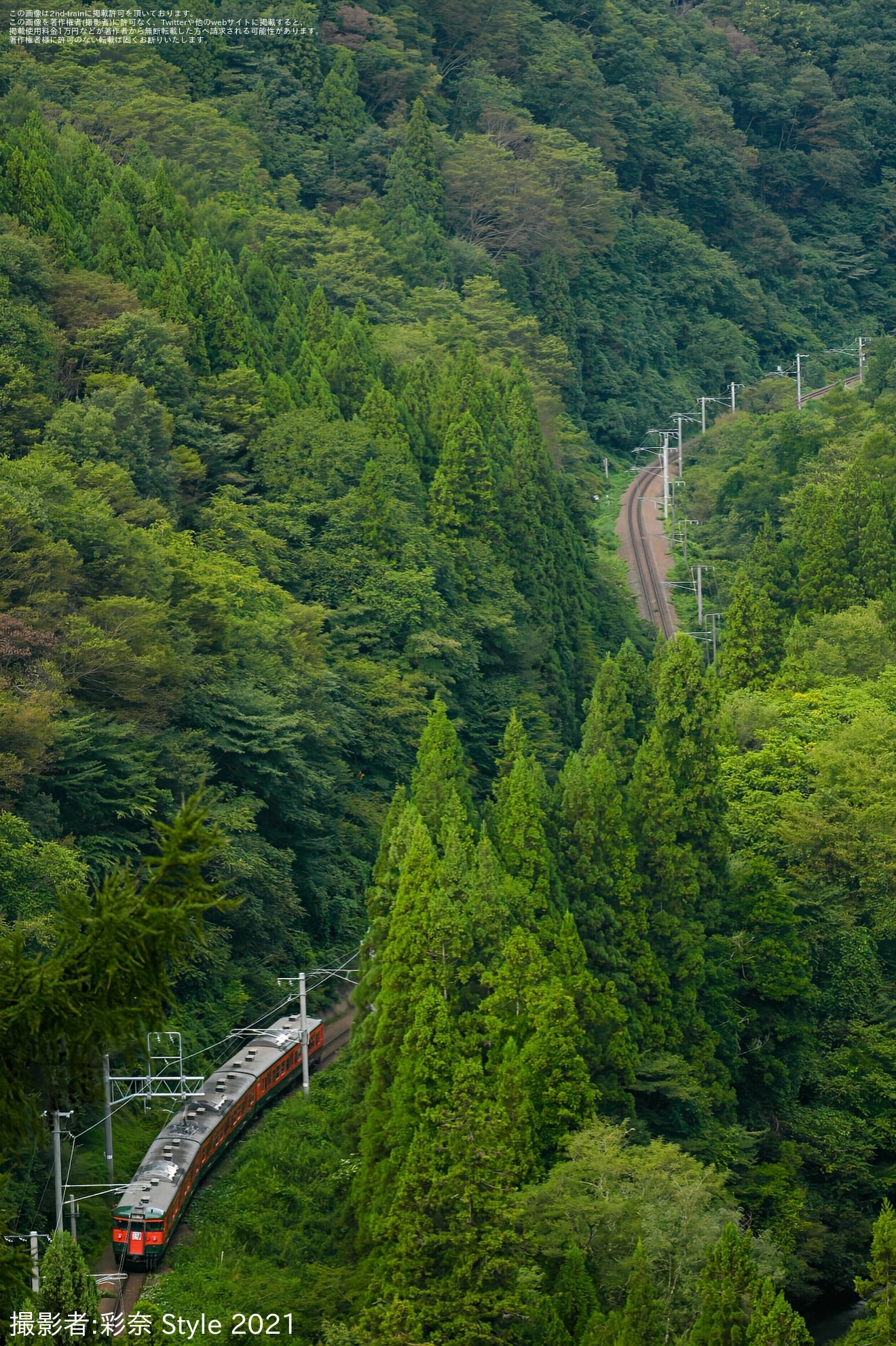 【しな鉄】115系 S3編成 湘南色で行く！軽井沢～妙高高原　往復全線走破の旅！「TIME THE TRIP ニューウエダ」の拡大写真