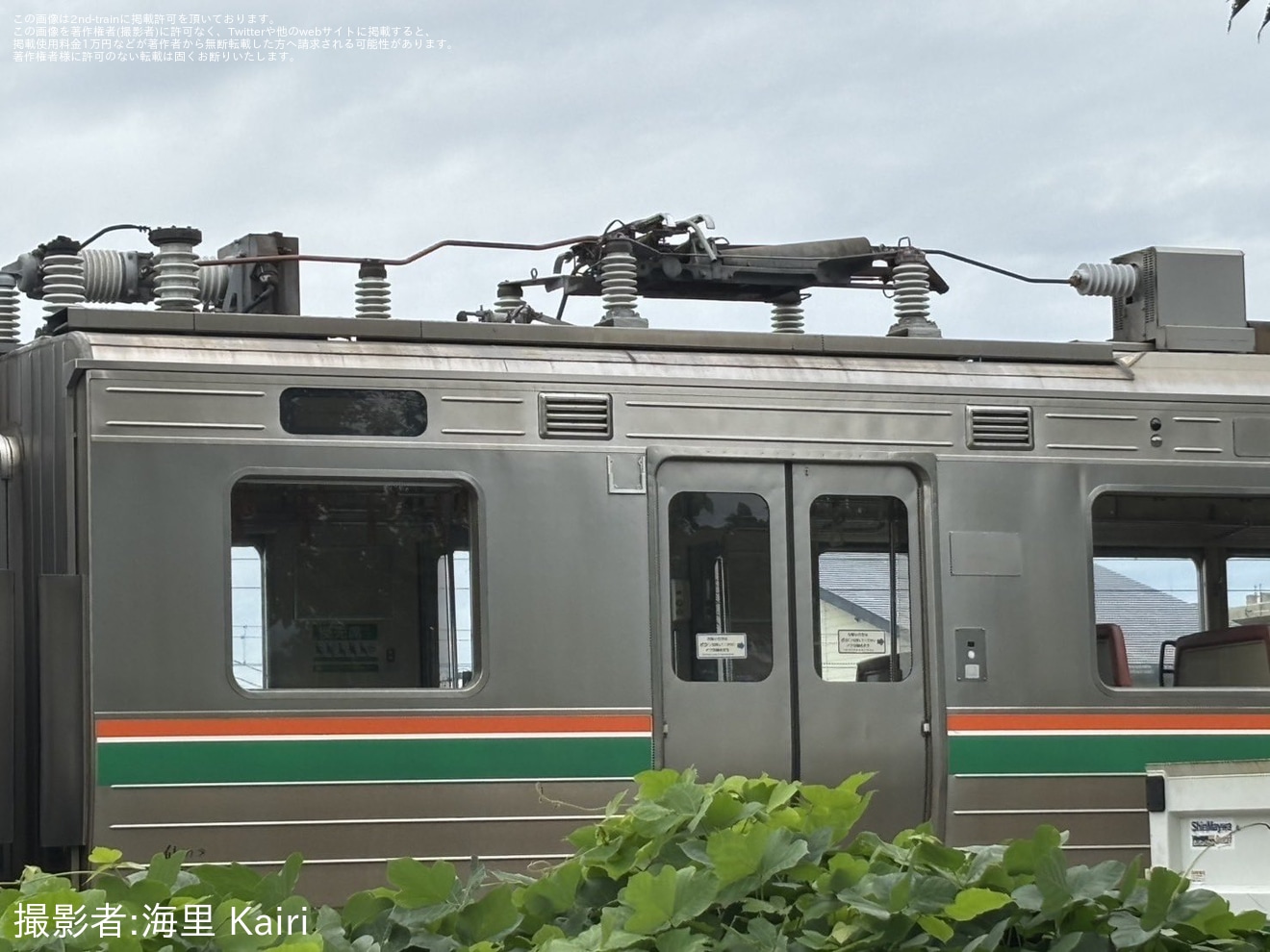 【JR東】719系5000番台Y11編成新庄にて一部部品の撤去の拡大写真
