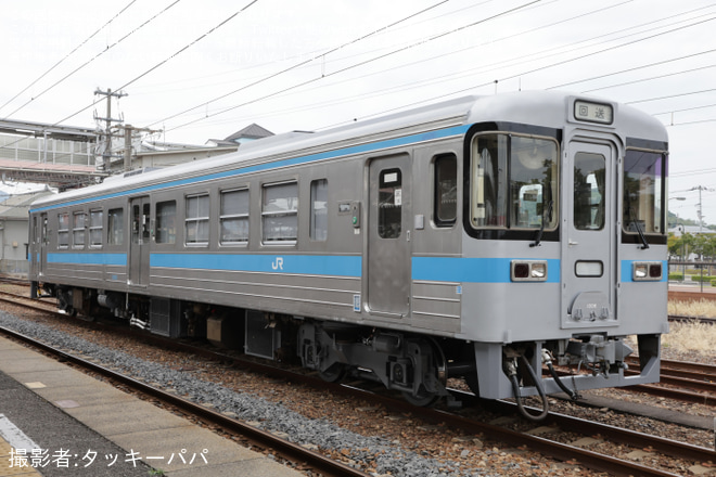 多度津駅で撮影された【JR四】1000形気動車1006号車が検査を終えて多度津工場出場