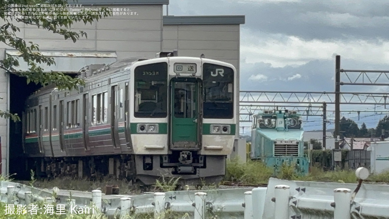 【JR東】719系5000番台Y11編成新庄にて一部部品の撤去の拡大写真