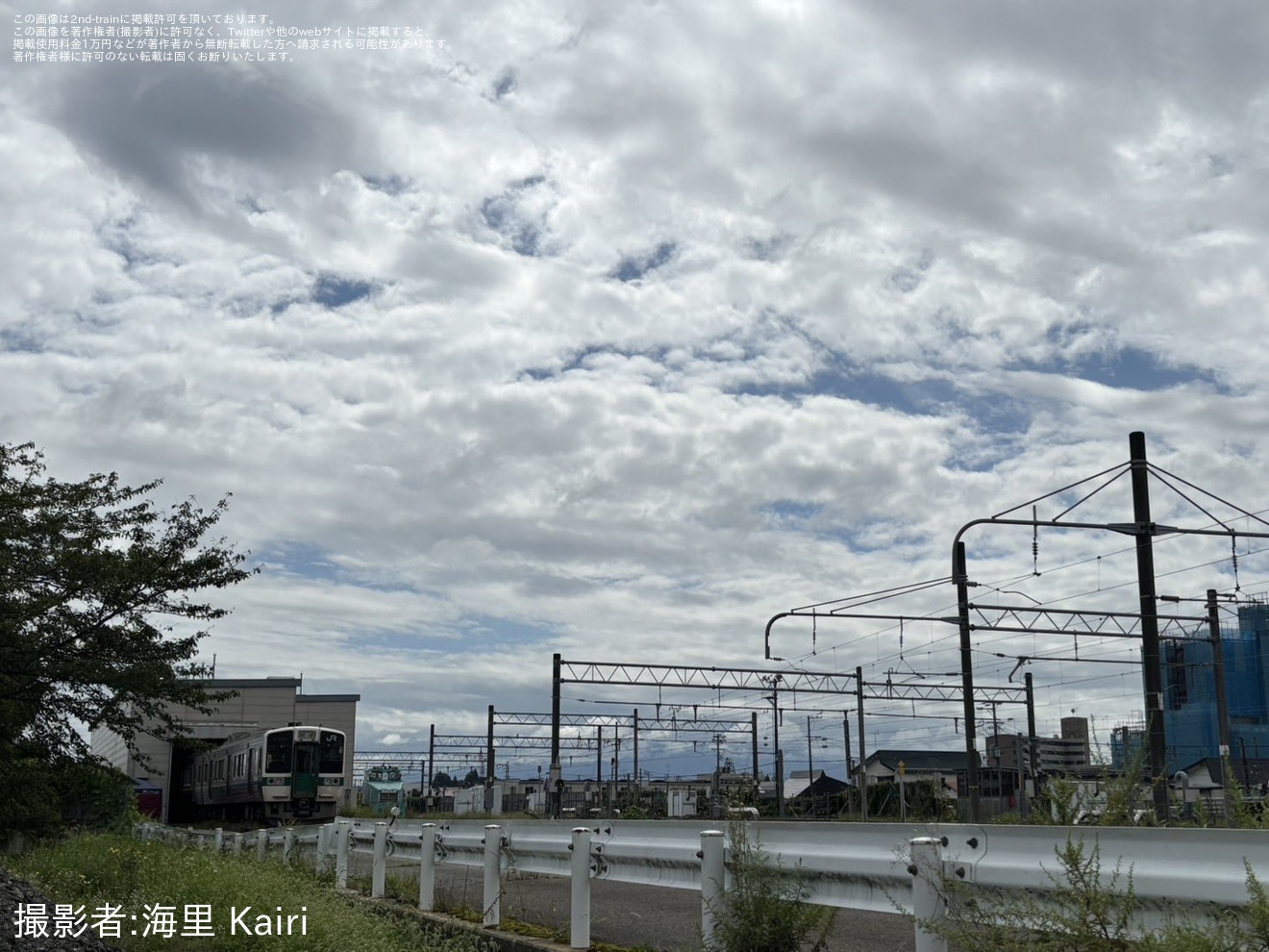 【JR東】719系5000番台Y11編成新庄にて一部部品の撤去の拡大写真