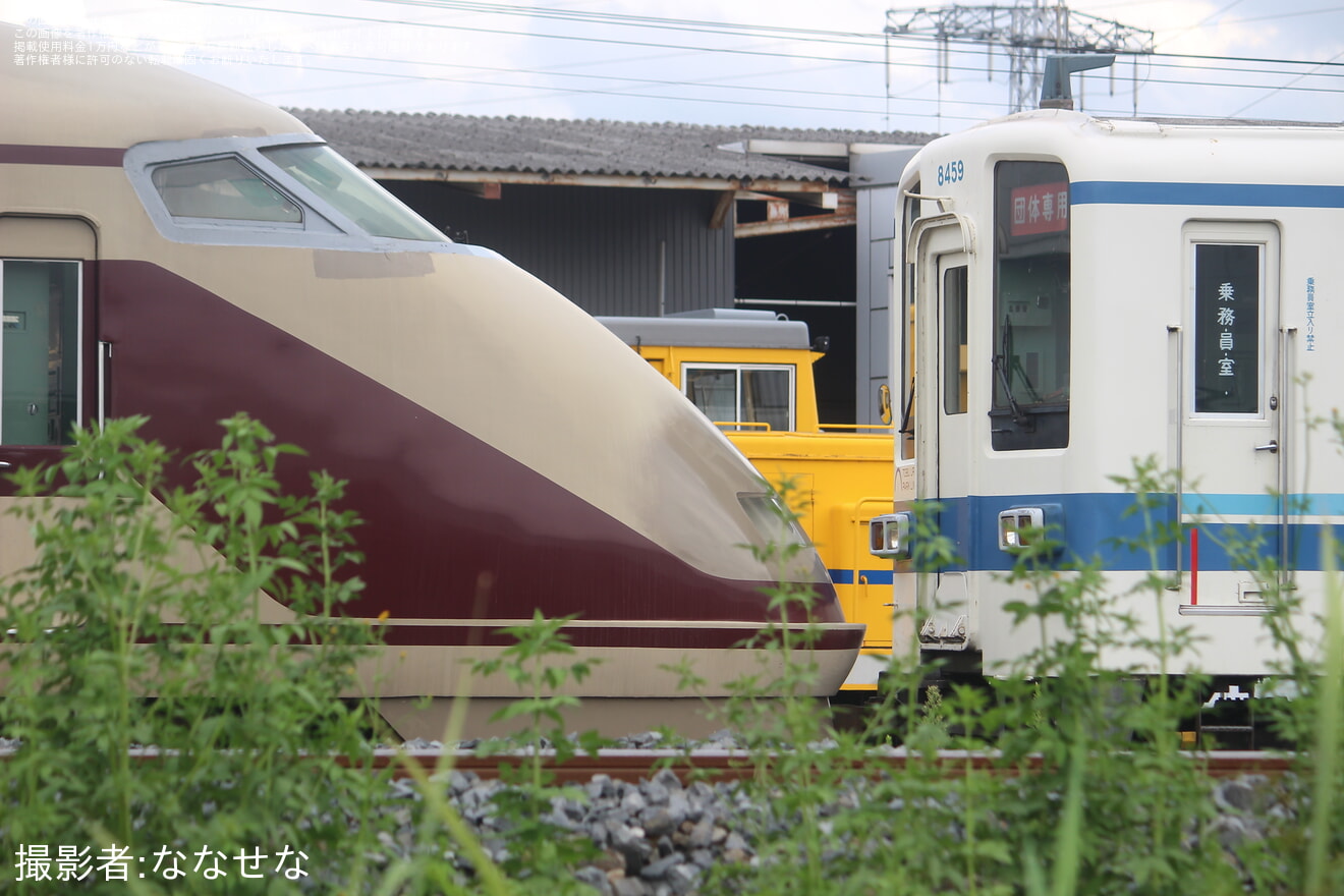 【東武】9000系9101F(一部)+8000系8159F+100系101F(一部)が連結され入換の拡大写真