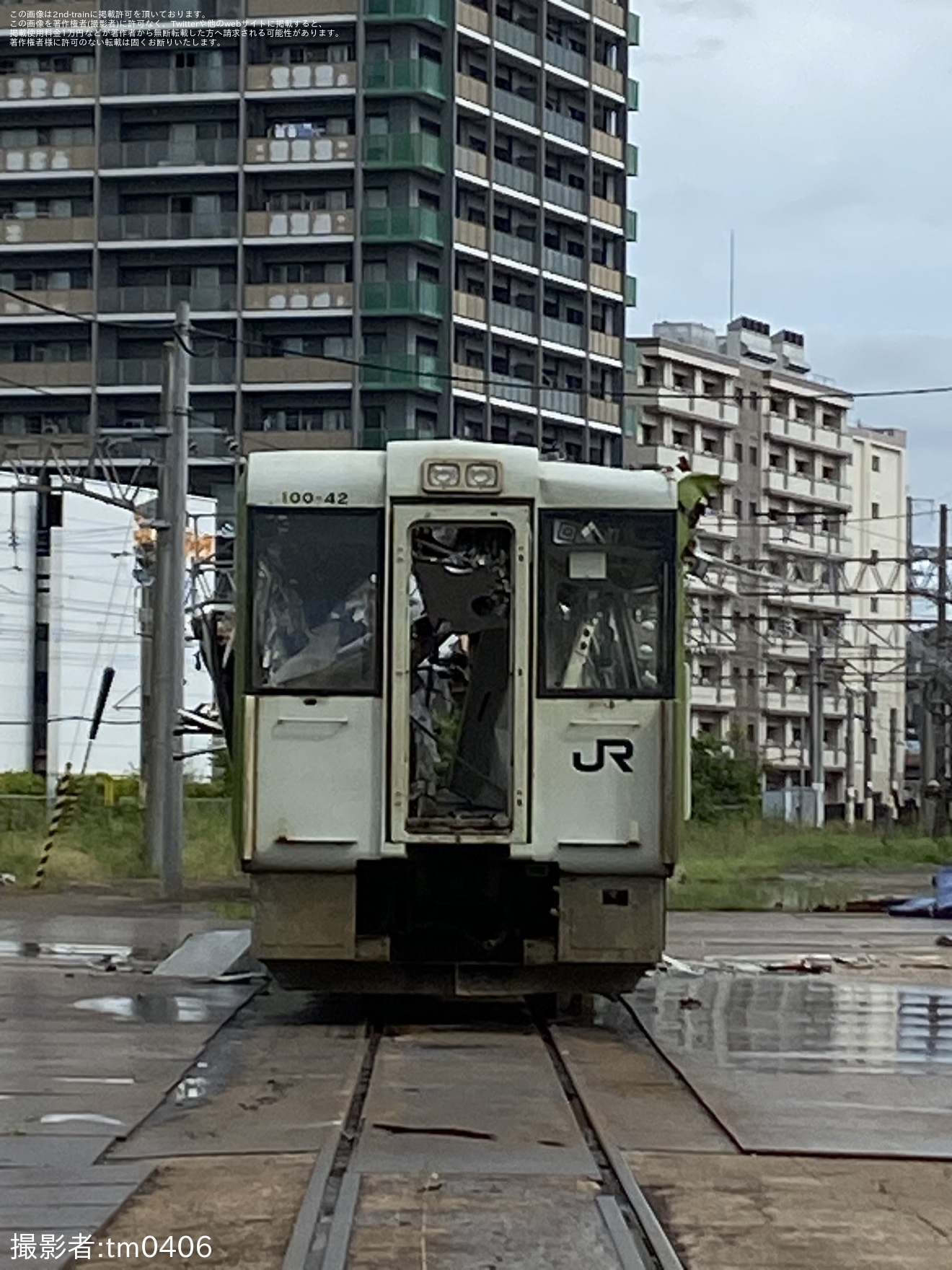 【JR東】キハ100-42が郡山総合車両センターで解体中の拡大写真