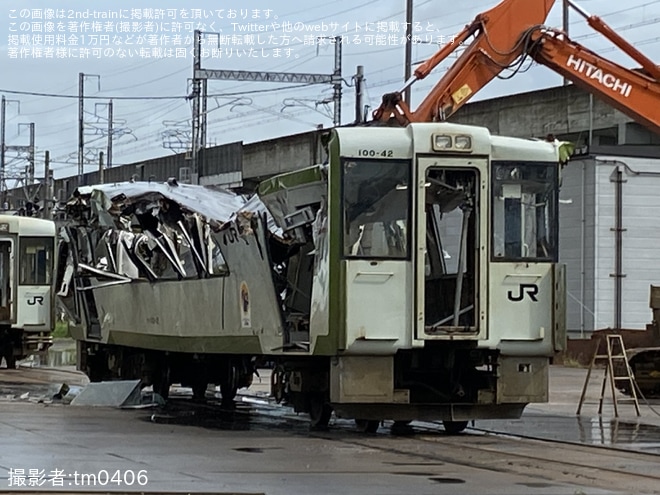 【JR東】キハ100-42が郡山総合車両センターで解体中