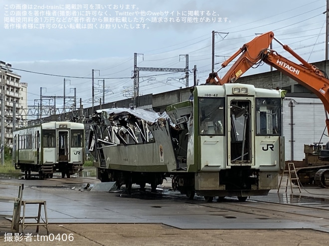 【JR東】キハ100-42が郡山総合車両センターで解体中