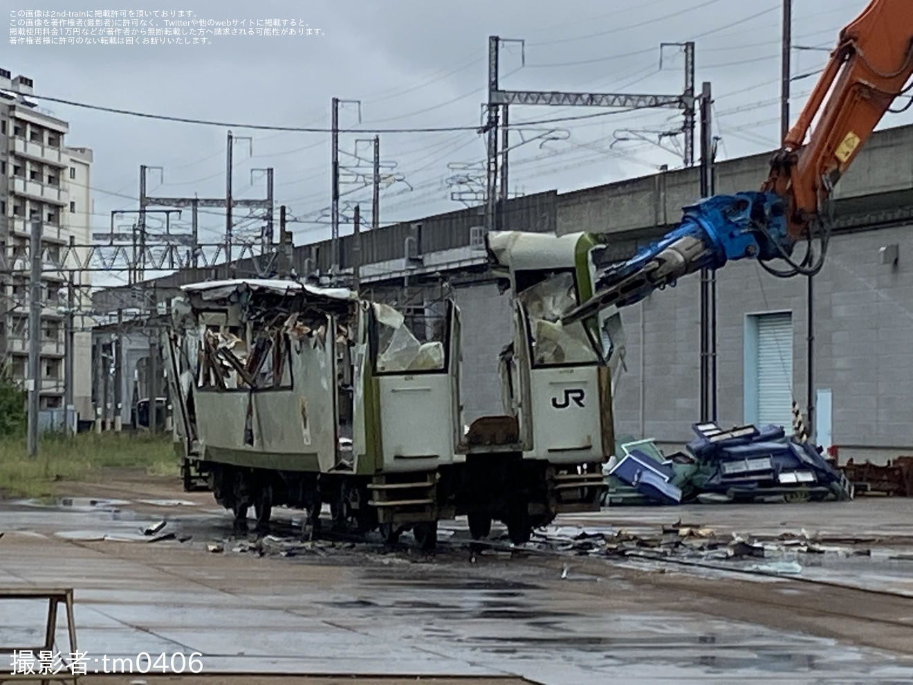【JR東】キハ100-7が郡山総合車両センターで解体中の拡大写真