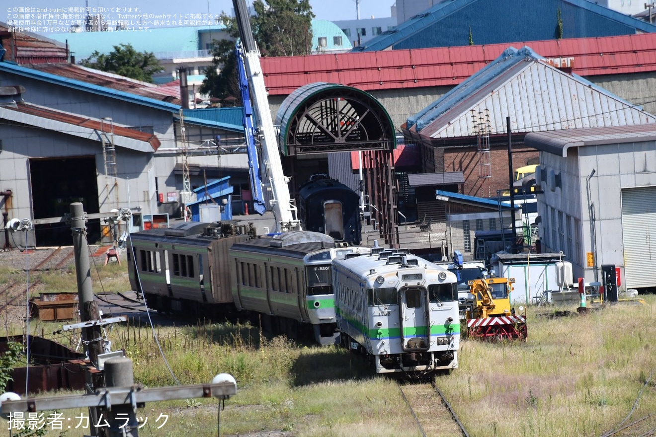 【JR北】キハ40-1786が解体線への拡大写真