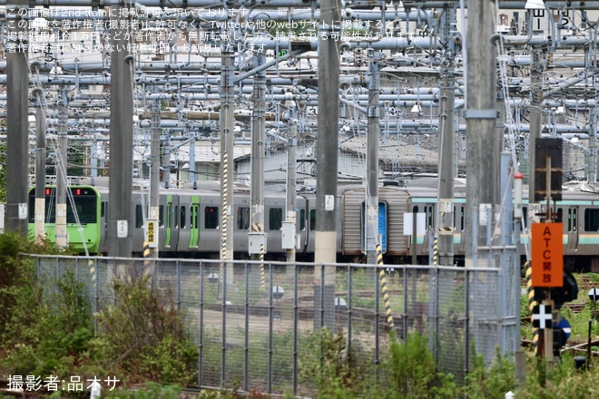 【JR東】E235系トウ39編成の前面グラデーションが消え山手線103系のような顔に装飾されている姿が目撃