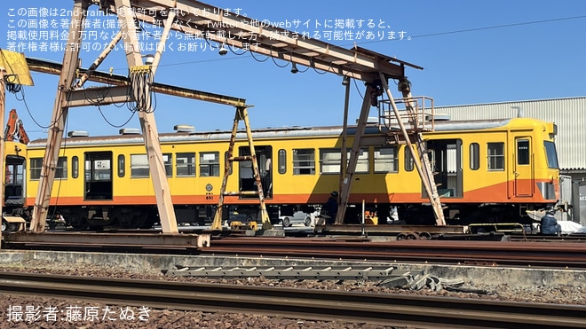 【三岐】東藤原に疎開していた851系が保々で解体作業中を不明で撮影した写真