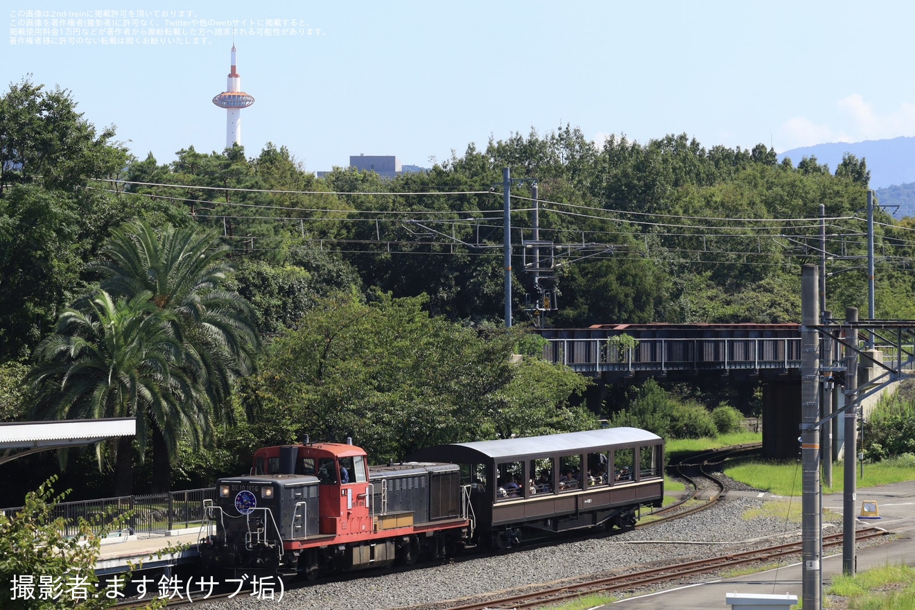 【JR西】京都鉄道博物館 「SLスチーム号」のけん引機関車にDE10-1156使用の拡大写真