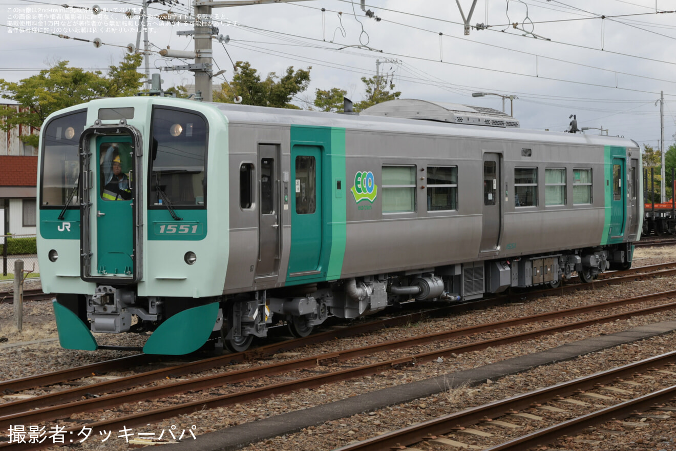 【JR四】1500形気動車1551号車が全般検査を終えて多度津工場出場の拡大写真