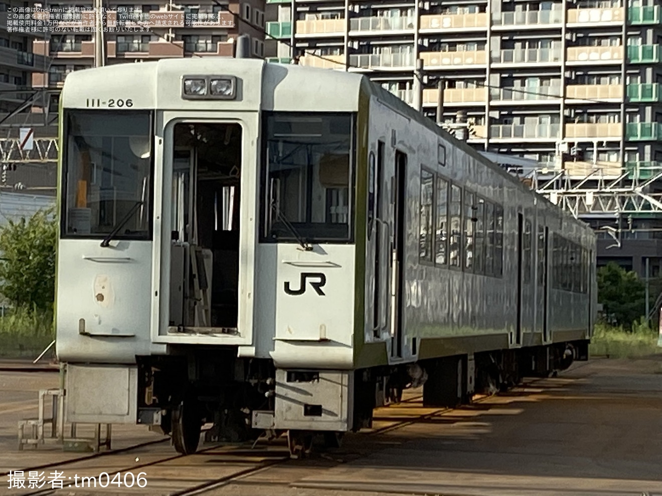 【JR東】キハ111-206+キハ112-206が郡山総合車両センターの解体線へ移動の拡大写真