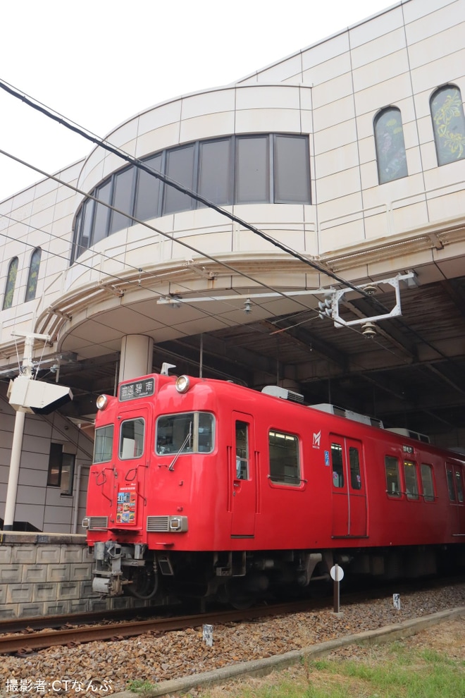【名鉄】6000系6042Fへ鉄道の日記念の系統板が取り付けを不明で撮影した写真