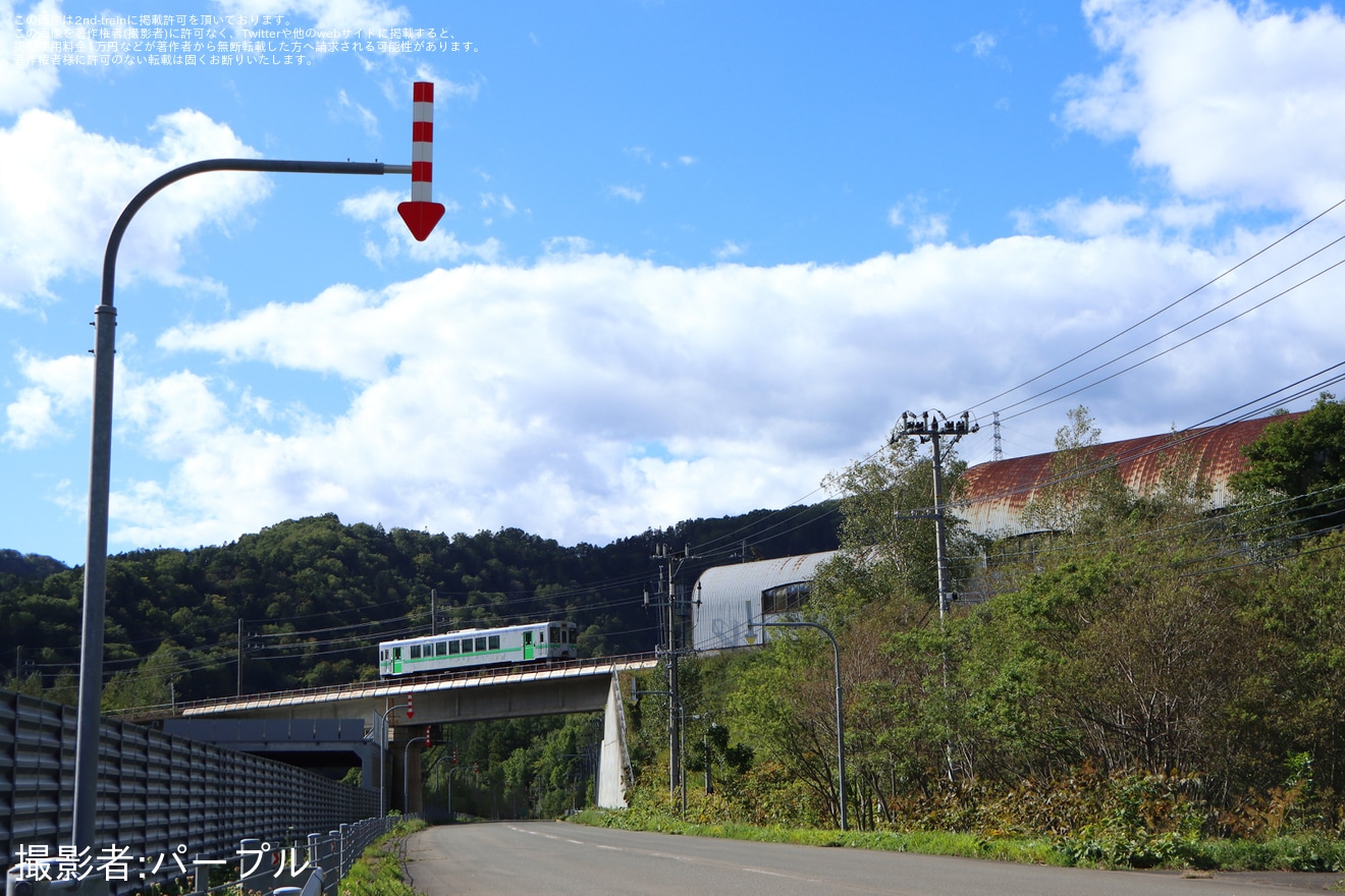 【JR北】キハ150-17が釧路から回送の拡大写真