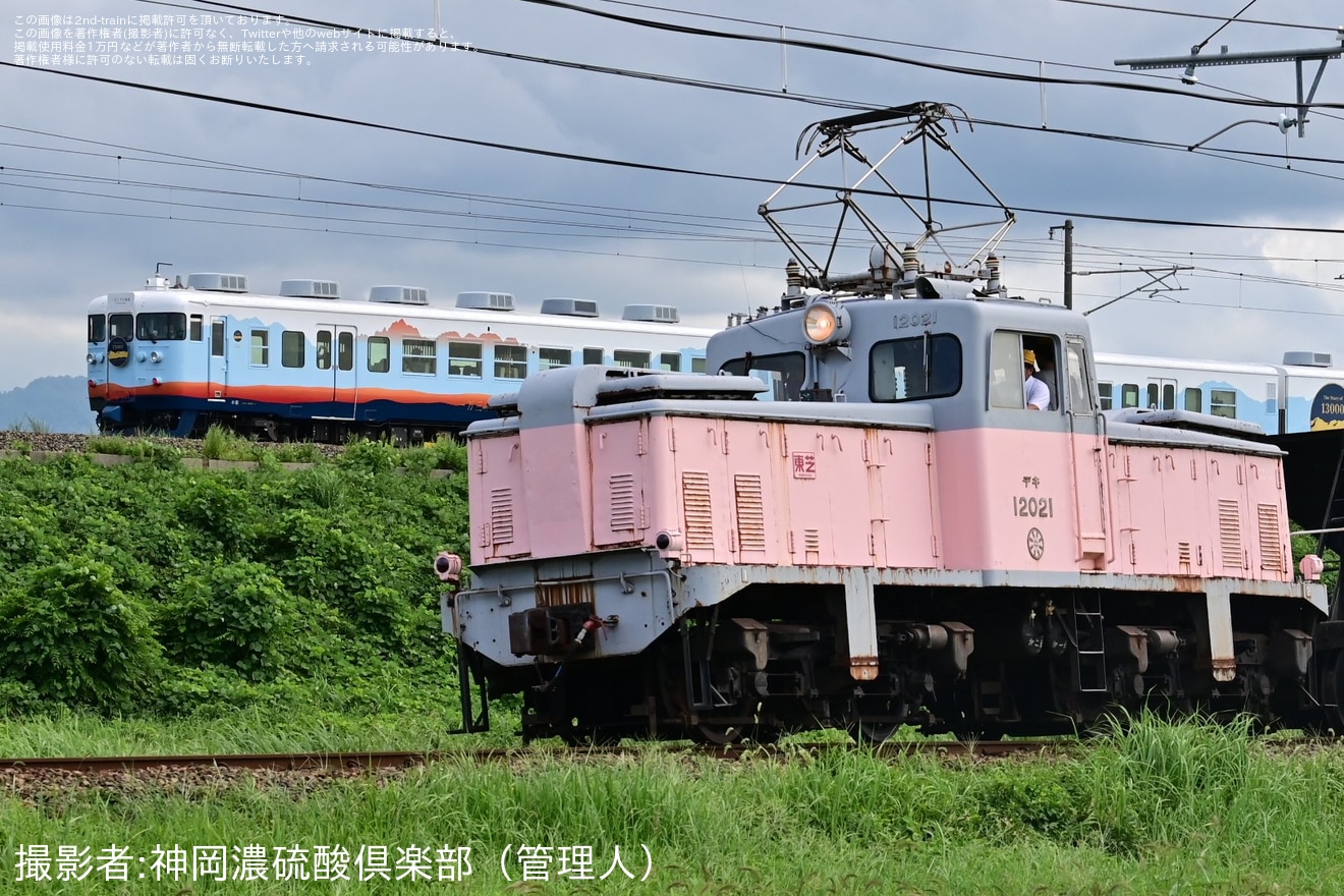【地鉄】鉄道ファンの有志で富山地方鉄道デキ12021フォトランが実施の拡大写真