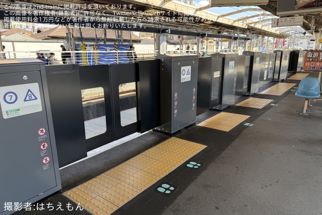 【近鉄】鶴橋駅3番のりば ホームドア稼働開始を鶴橋駅で撮影した写真