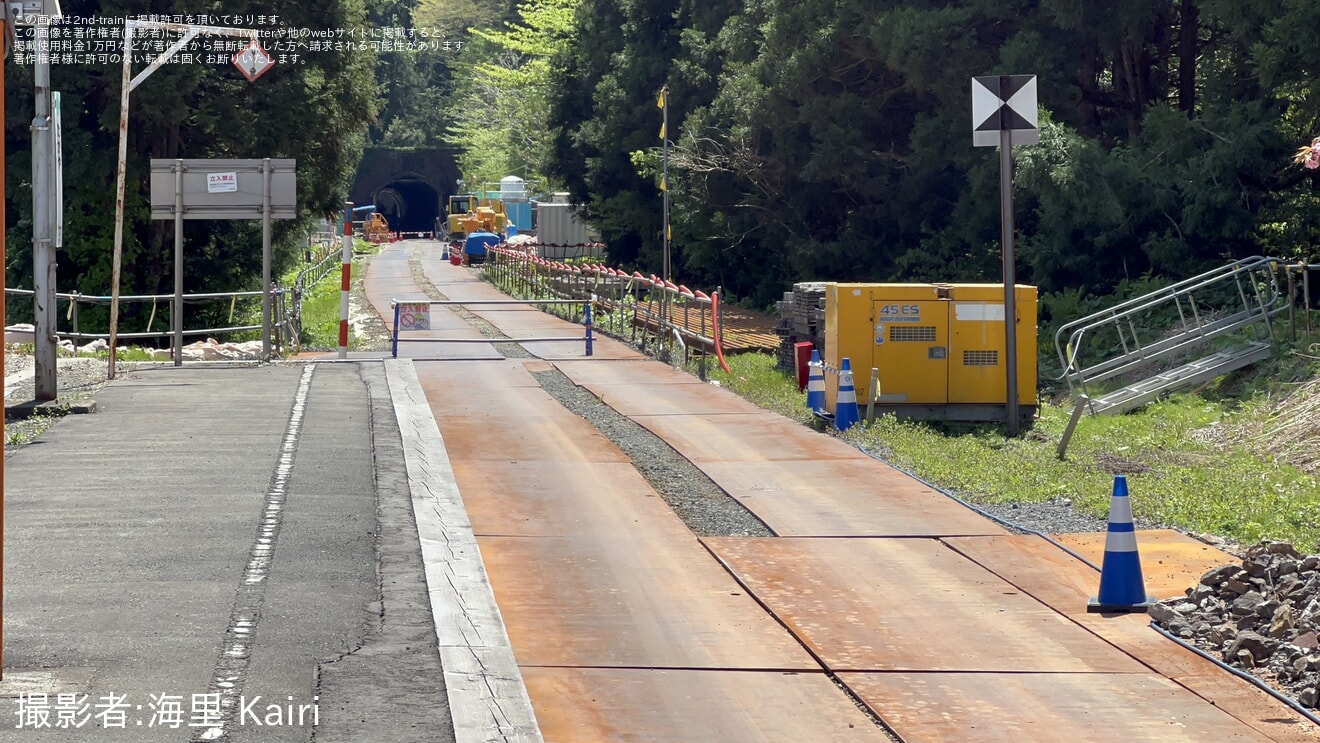 【JR東】陸羽西線高屋駅の撤去されていたレールが復元の拡大写真