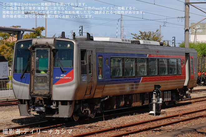 多度津駅で撮影された【JR四】N2000系2459号車 多度津工場出場試運転(202509)