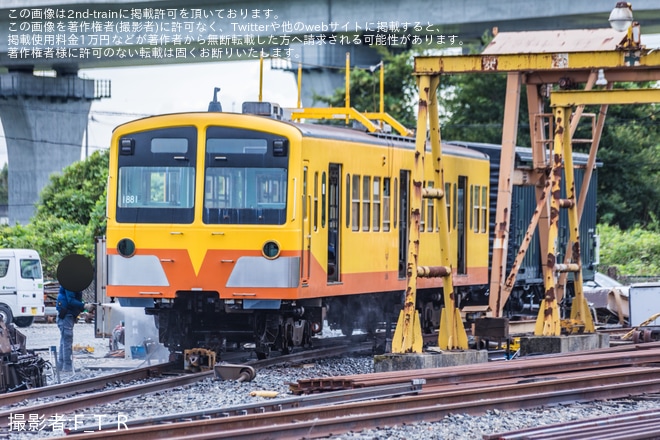 【三岐】東藤原に疎開していた851系のクハ1881が保々で解体作業中