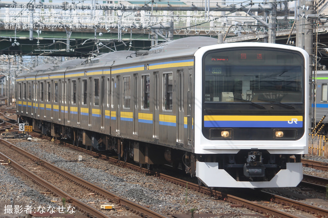 大宮駅で撮影された【JR東】209系マリC402編成 大宮総合車両センター出場