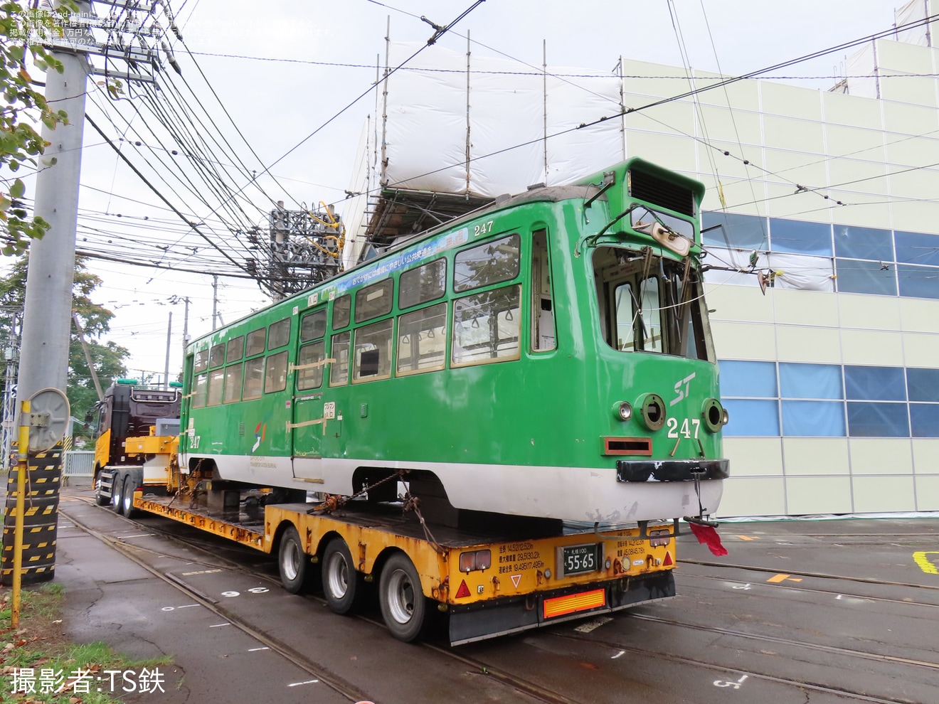 【札幌市交】247号廃車陸送の拡大写真