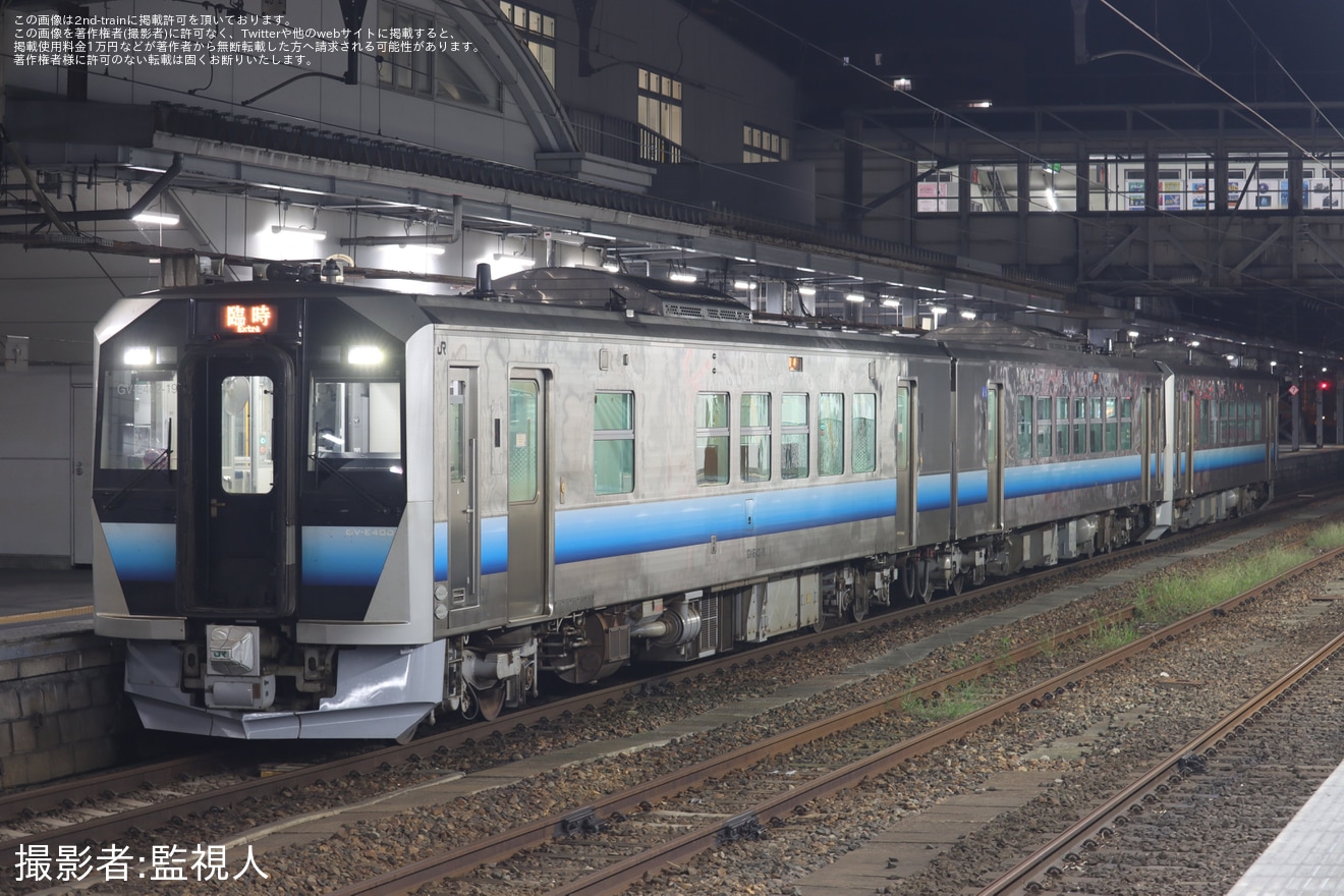 【JR東】リゾートしらかみ4・5号がGV-E400-19+GV-E401-19+GV-E402-19で代走の拡大写真