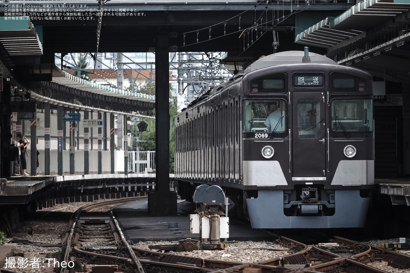 【西武】ひばりヶ丘始発快速急行へ2000系2069Fが充当の拡大写真