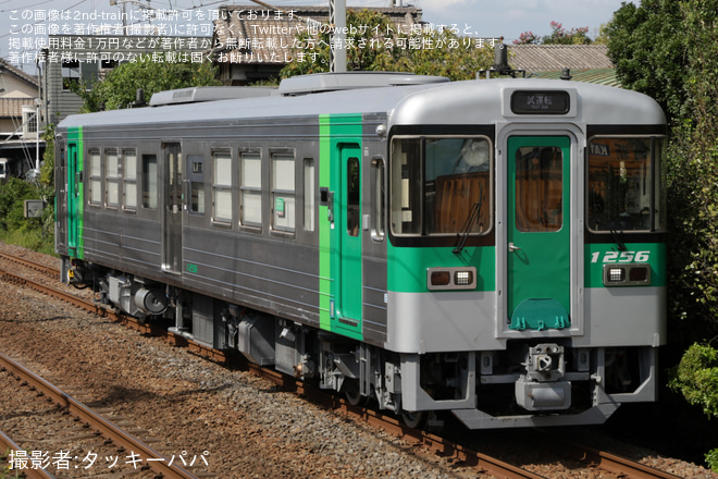 讃岐府中～鴨川間で撮影された【JR四】1200形が全般検査を終えて多度津工場出場