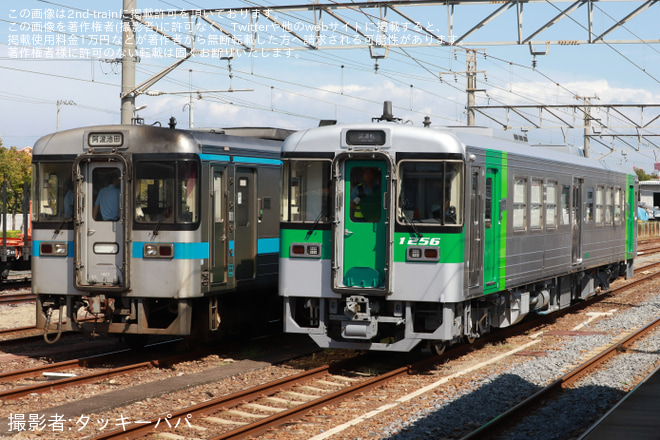多度津駅で撮影された【JR四】1200形が全般検査を終えて多度津工場出場