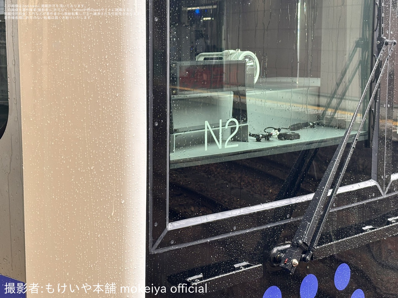 【JR東】仙石線のE131系800番台センN2編成がJ-TREC新津事業所を出場し試運転の拡大写真