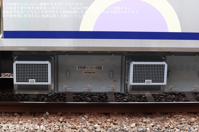 【京王】2000系第1編成(2701F)の 2651号車、2201号車が構内入換を若葉台駅で撮影した写真
