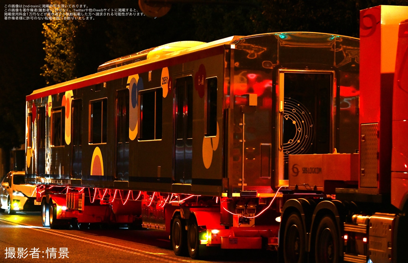 【京王】2000系第1編成(2701F)の 2651号車、2201号車が陸送の拡大写真