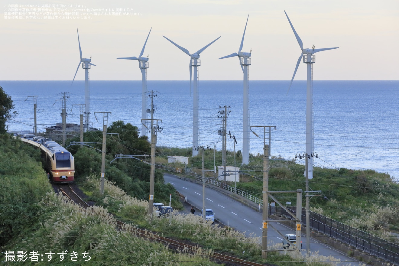 【JR東】E653系K70編成(国鉄色)を使用した上野発青森行きの夜行列車が運転の拡大写真