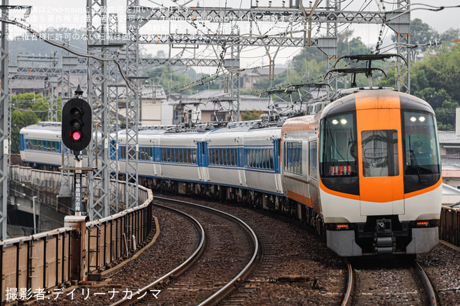 【近鉄】15200系・22600系による8両編成の団体臨時列車を宇治山田駅で撮影した写真